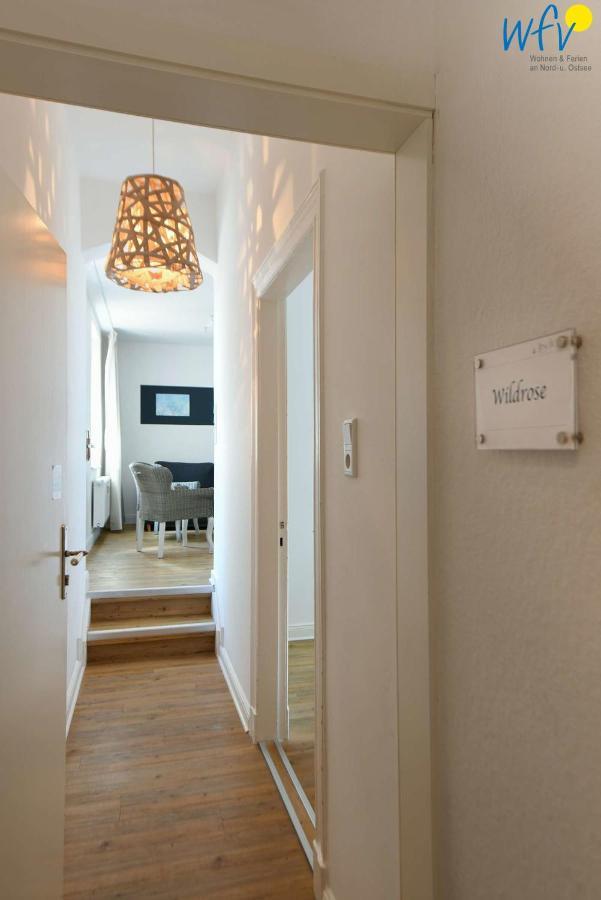 Haus Inselrose Ferienwohnung Wildrose Juist Esterno foto